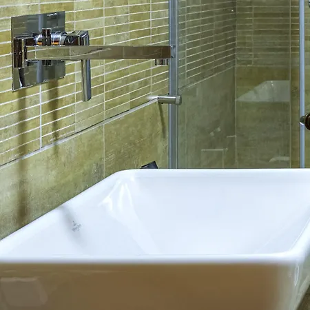 Dionysos Luxury Hotel Keramiaí