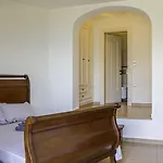 Hotell Dionysos Luxury *